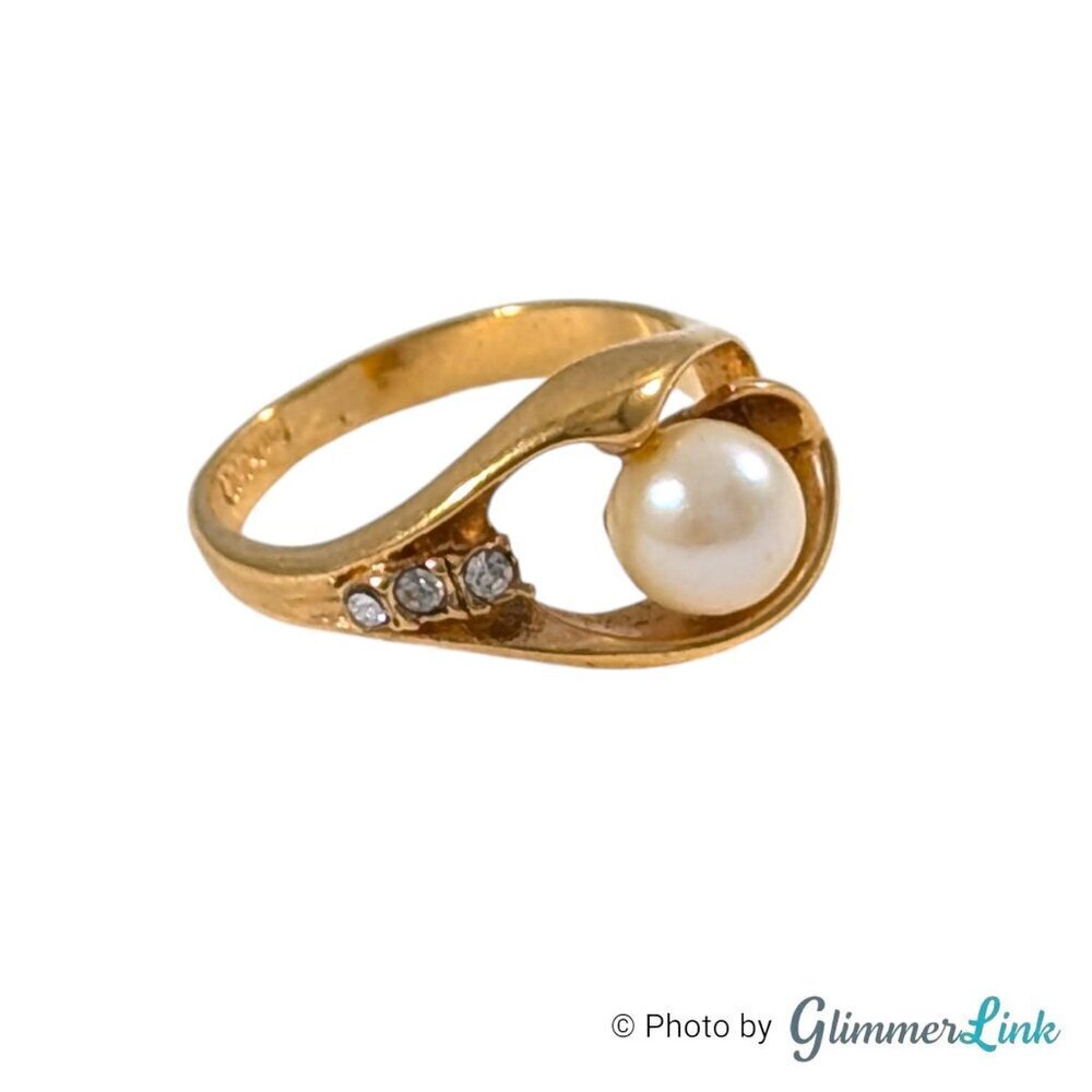 Vintage Celebrity Ny Faux Pearl Rhinestone Gold Tone Ring Sz 6.75
